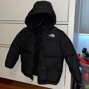 5T NorthFace 550 black puffer jacket soft inside